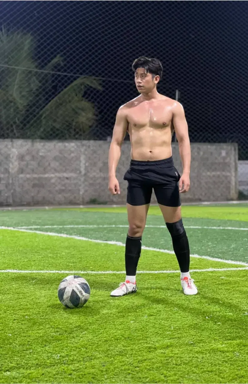 พลังหนุ่มชวนล่มหลง