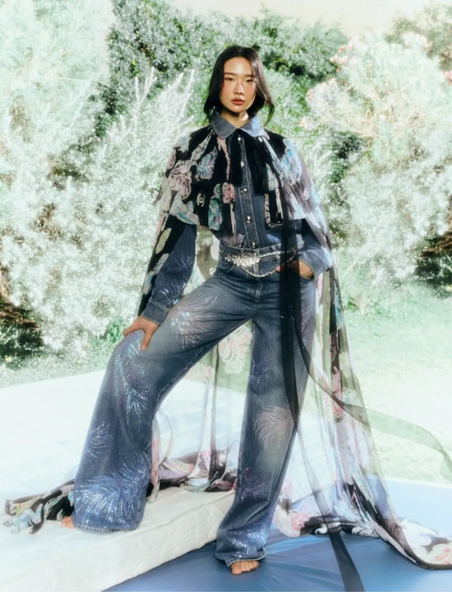 ออกแบบ ชุติมณฑน์ @ Harper's BAZAAR Singapore March 2025