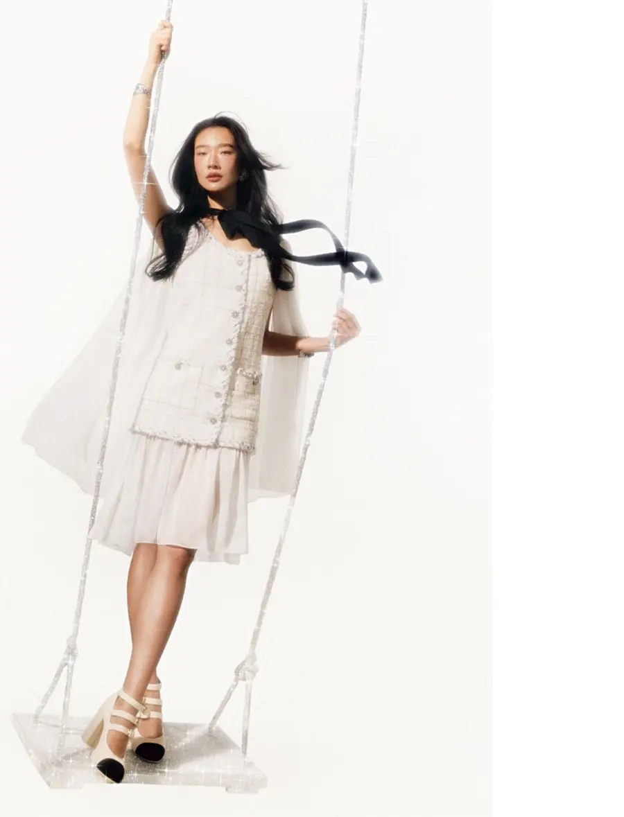 ออกแบบ ชุติมณฑน์ @ Harper's BAZAAR Singapore March 2025