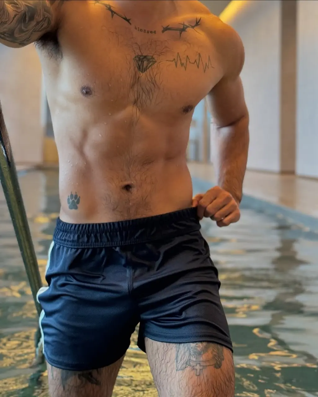 Swimsuit : Clark Marinay