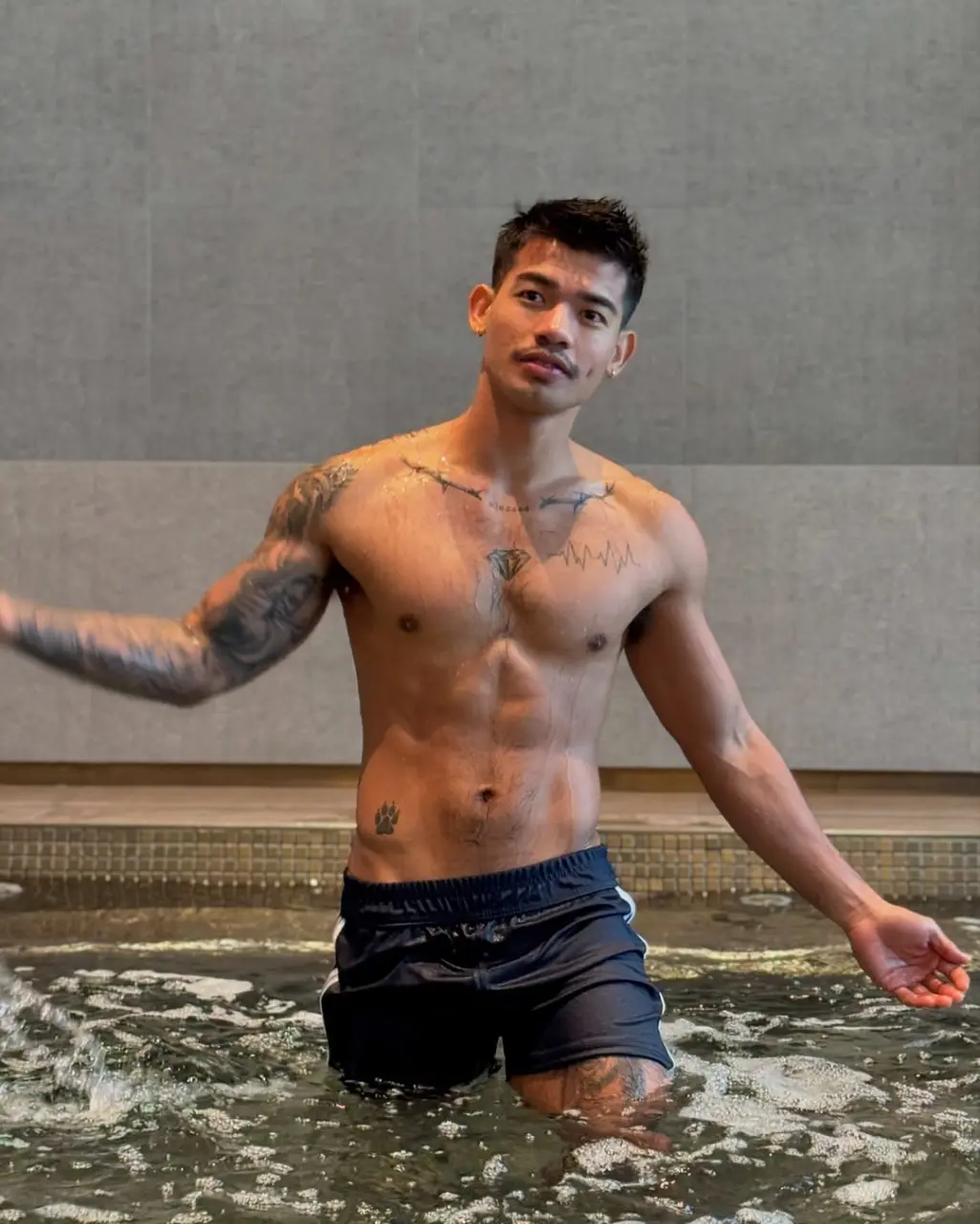 Swimsuit : Clark Marinay