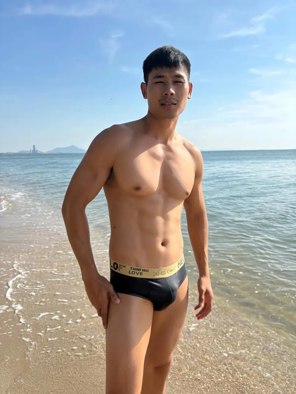 หล่อ