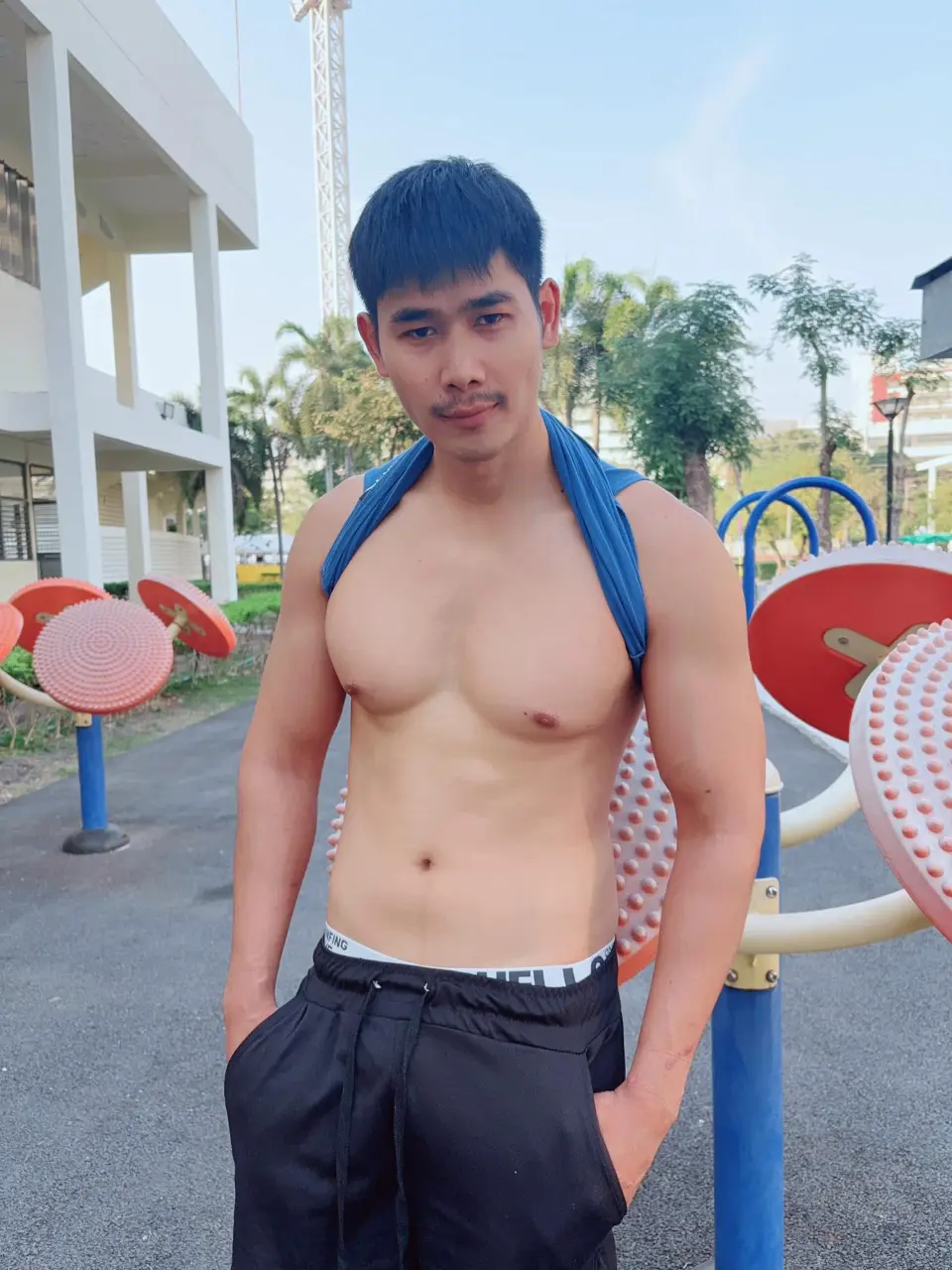 หล่อ