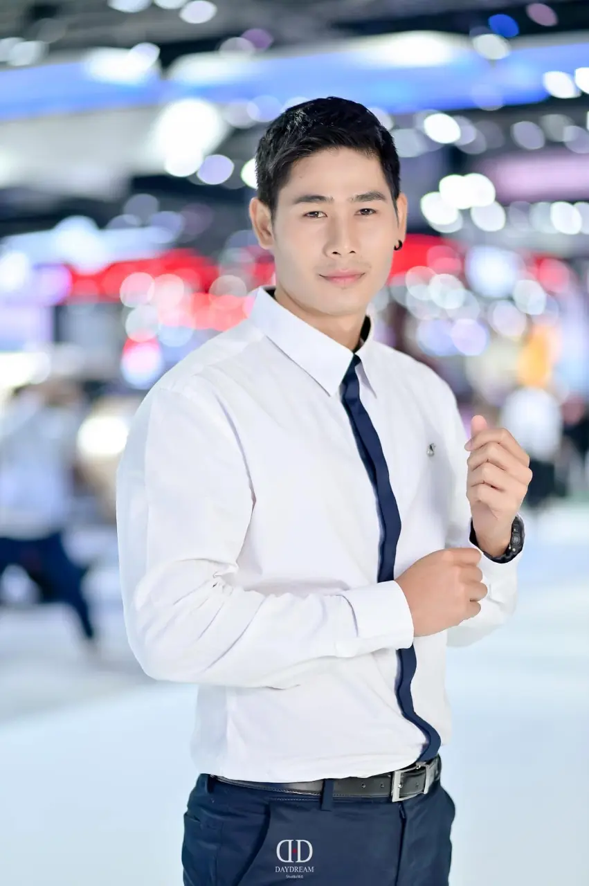 หล่อ