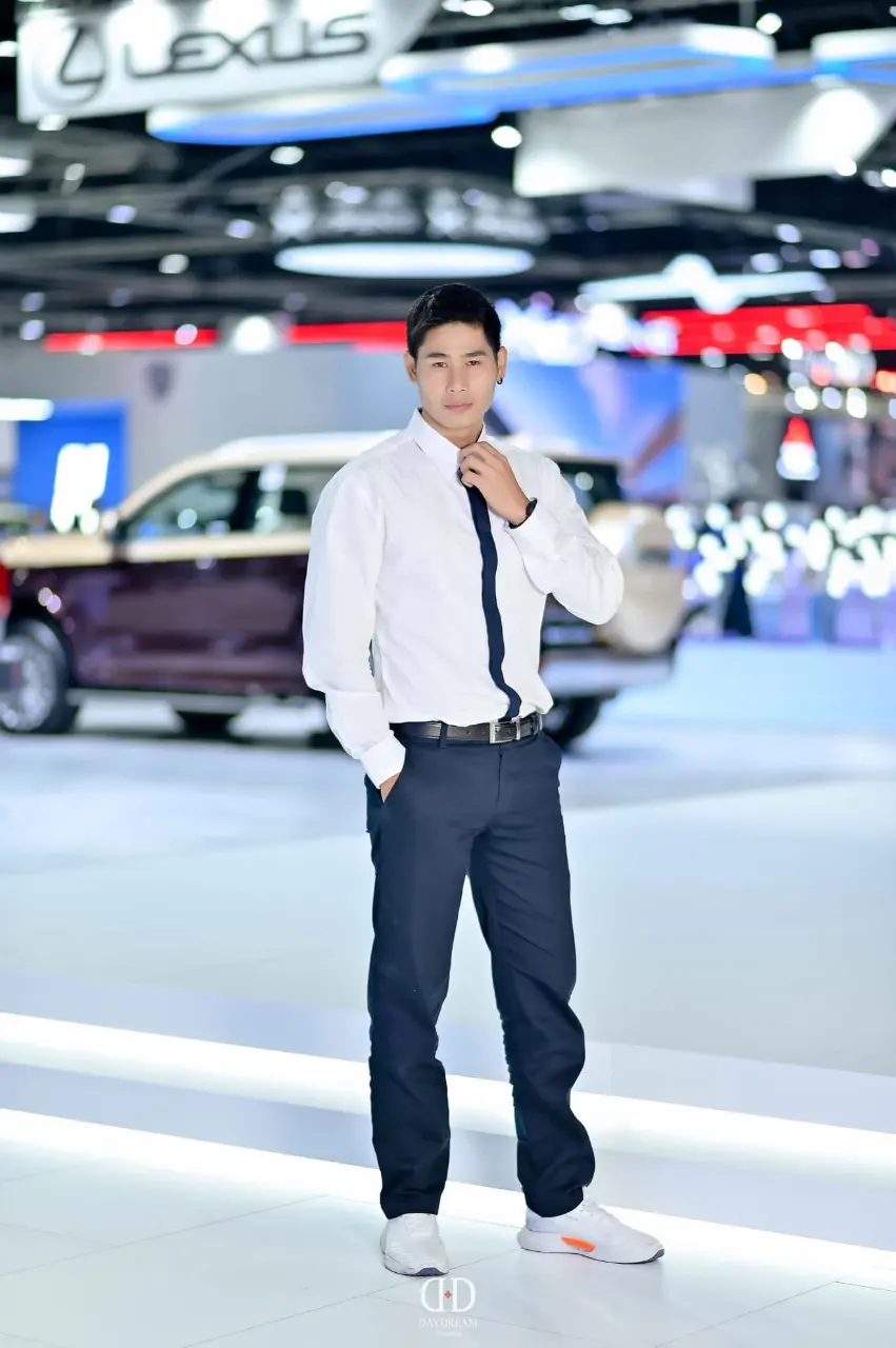 หล่อ