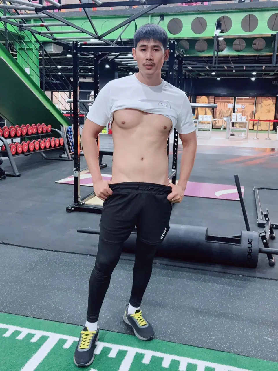 หล่อ