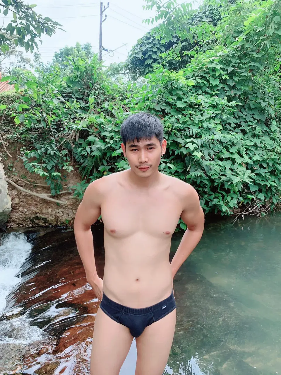 หล่อ