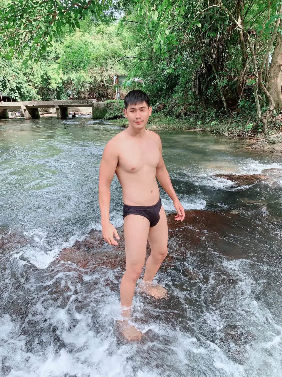 หล่อ