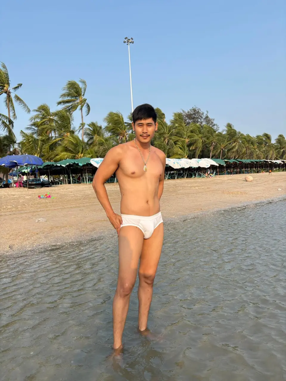 หล่อ