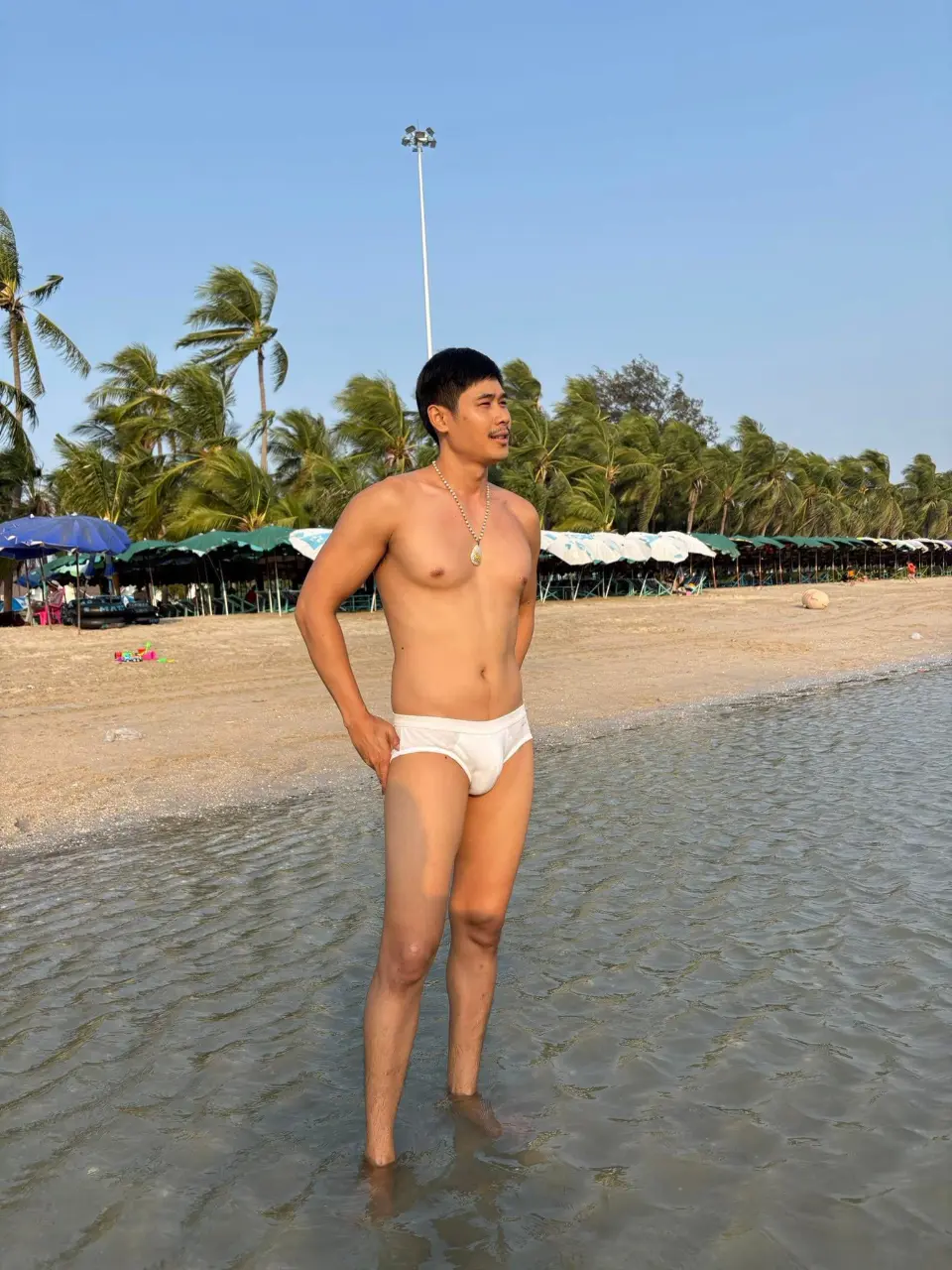 หล่อ