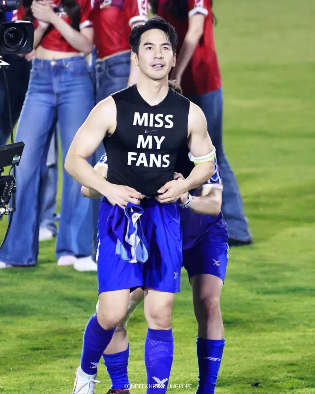 คิดถึงผลงานพี่จ๋าา
