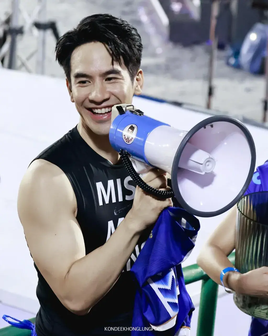 คิดถึงผลงานพี่จ๋าา