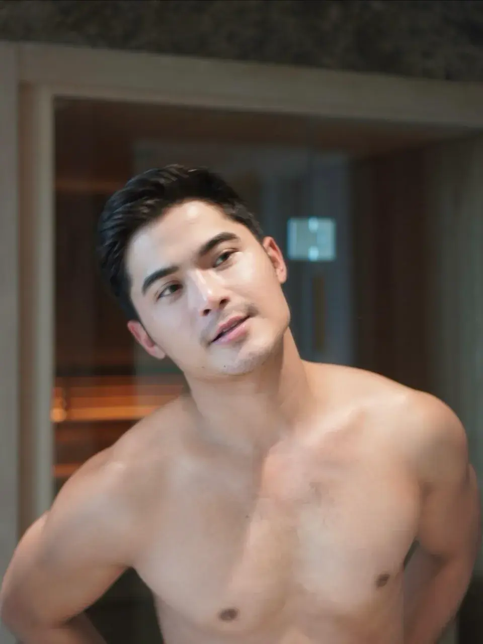 ยั่วให้อยากทำรัก