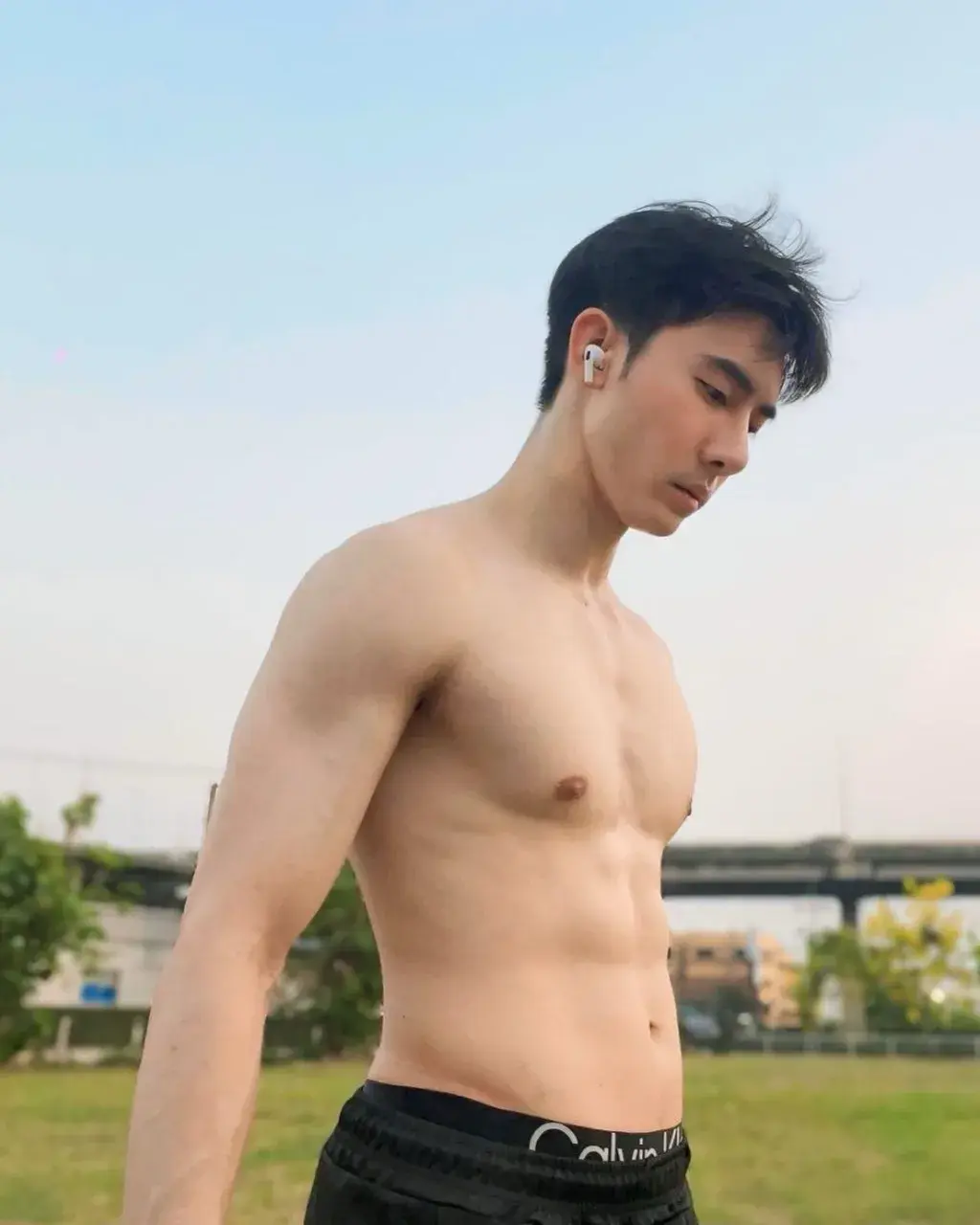 ยั่วให้อยากทำรัก