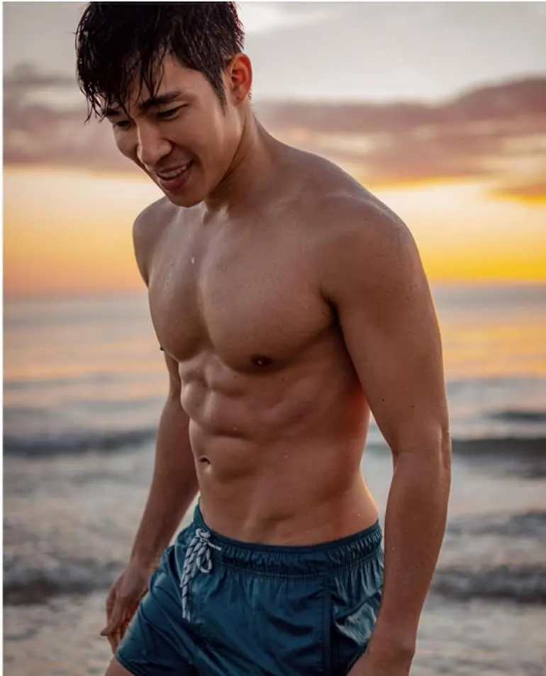กอดรัดฟัดเลีย
