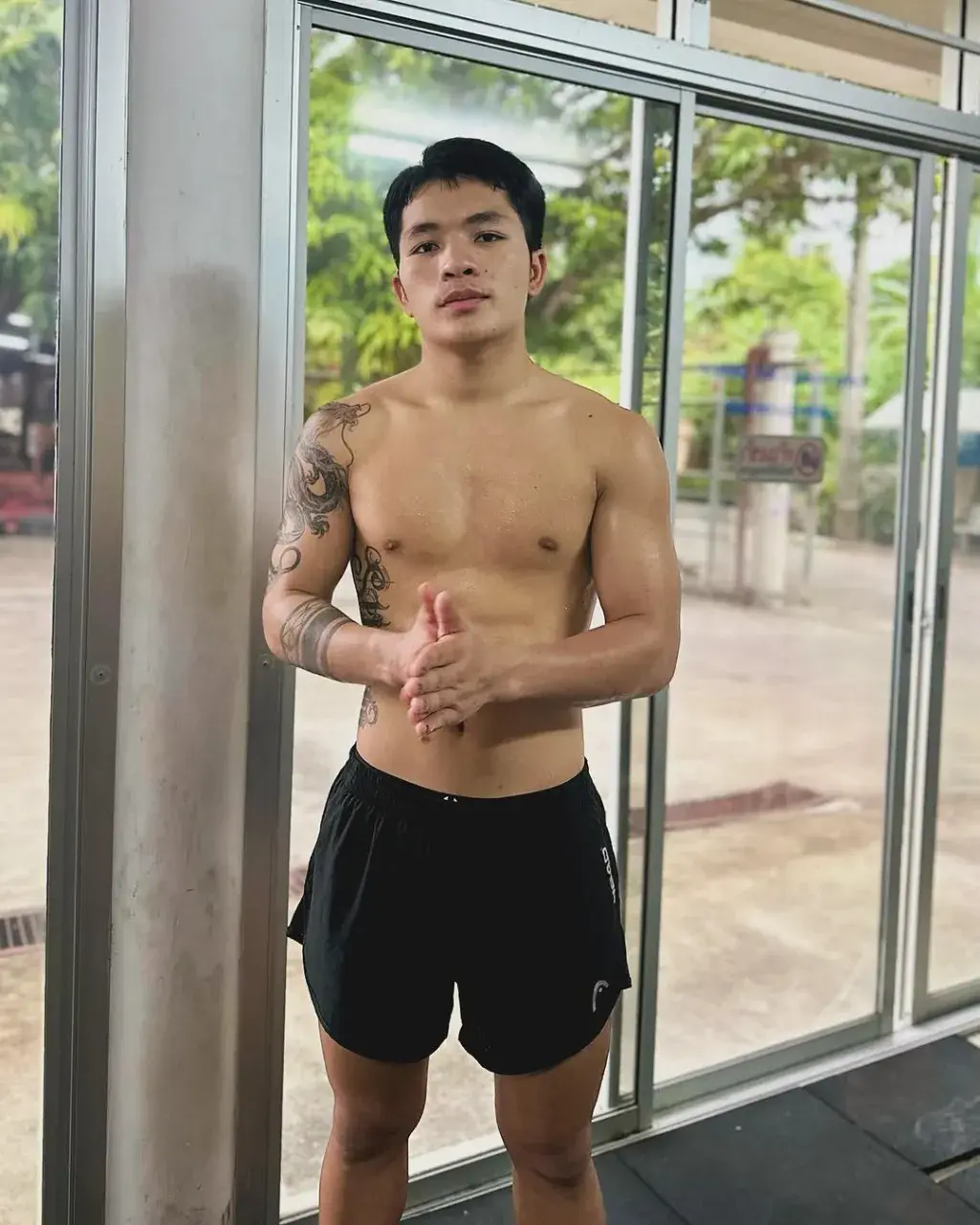 นักมวย แน่นหนัก