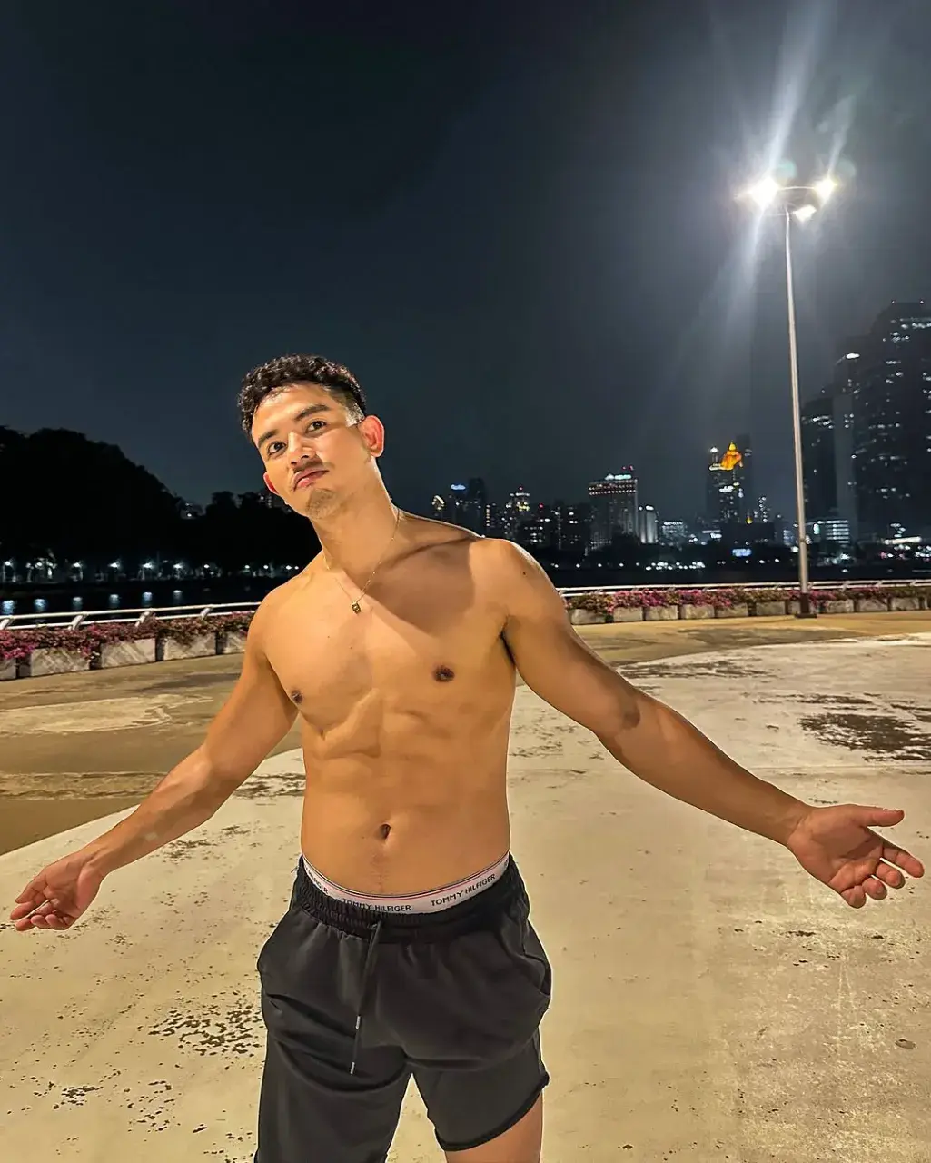 นักมวย แน่นหนัก