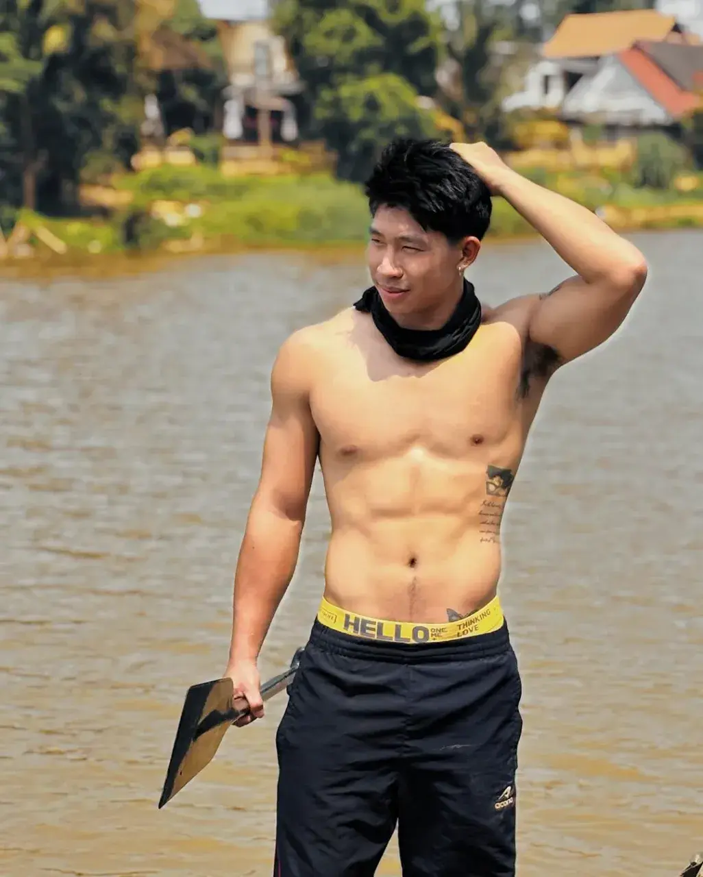 คลั่งไคล้ชายถอดผ้า