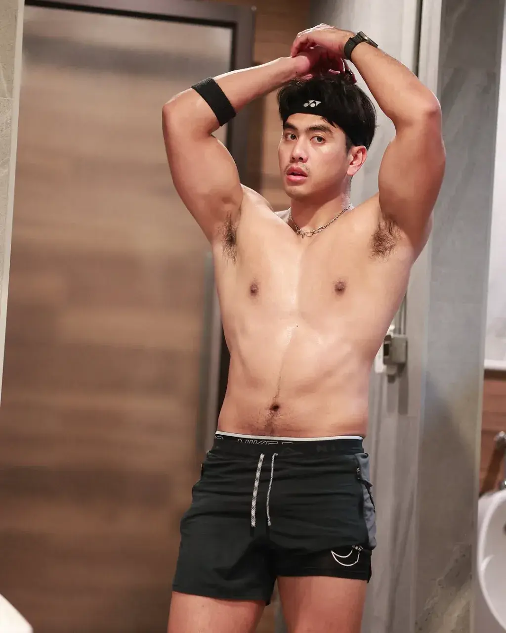พี่ล่ำทำฉันแตก