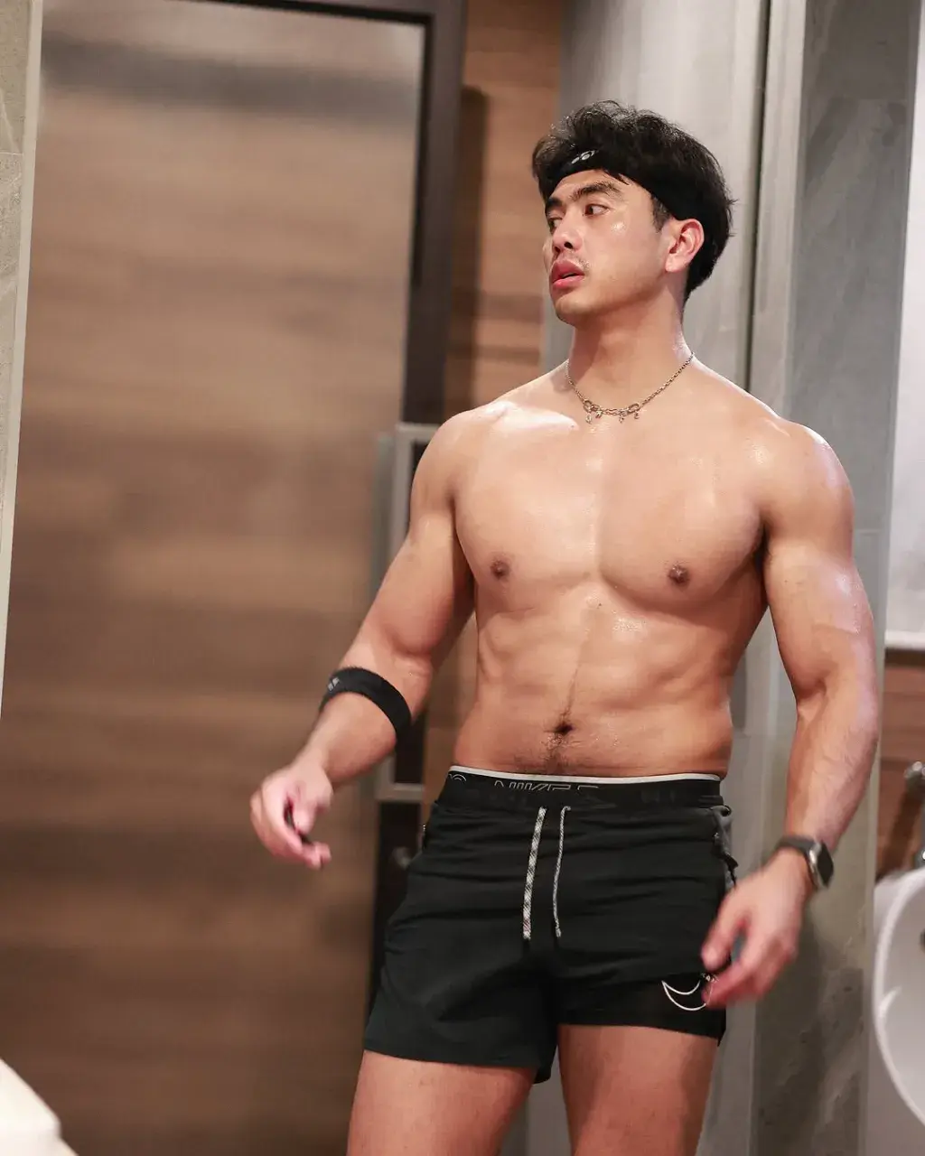 พี่ล่ำทำฉันแตก