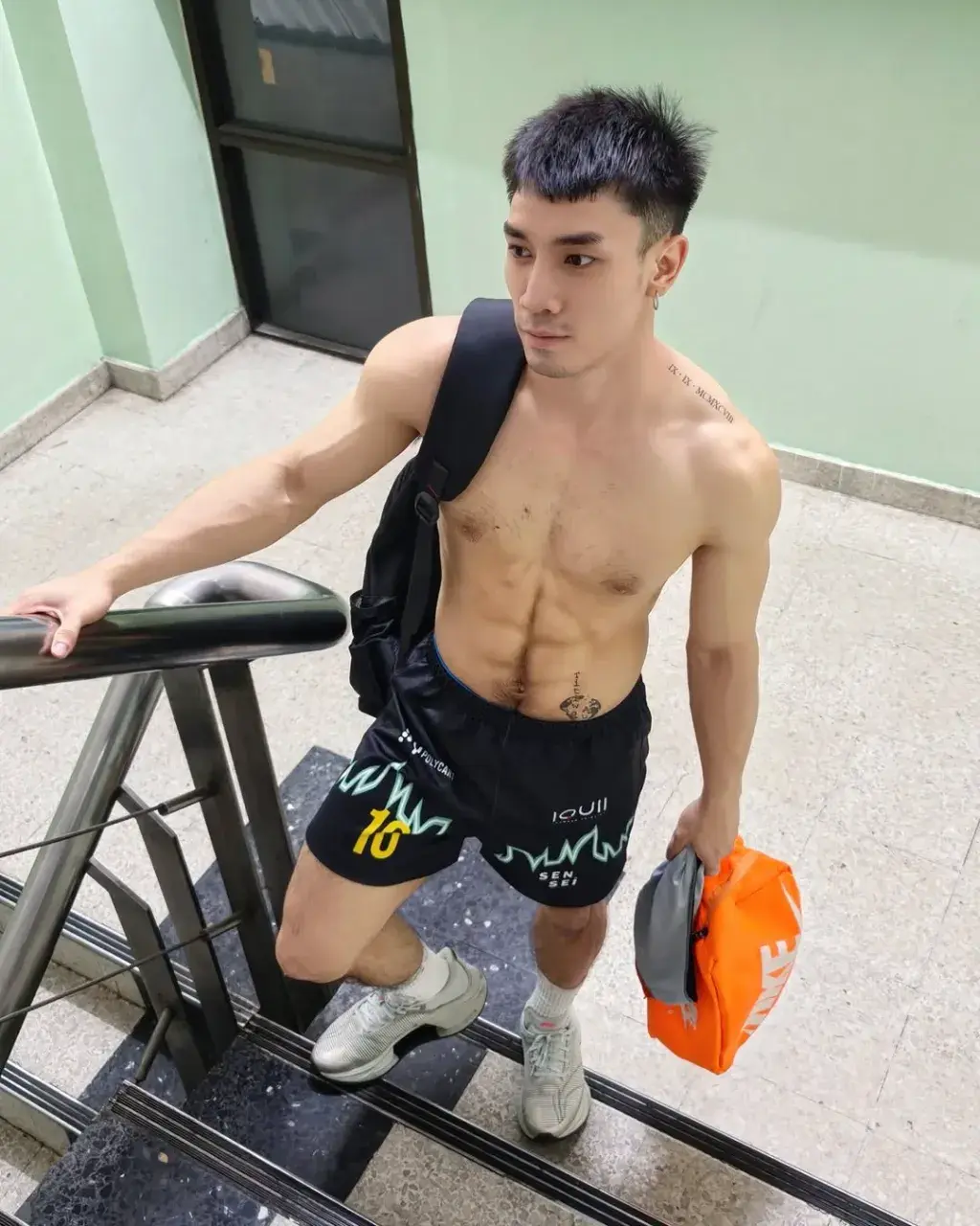 นิยมขนอุย