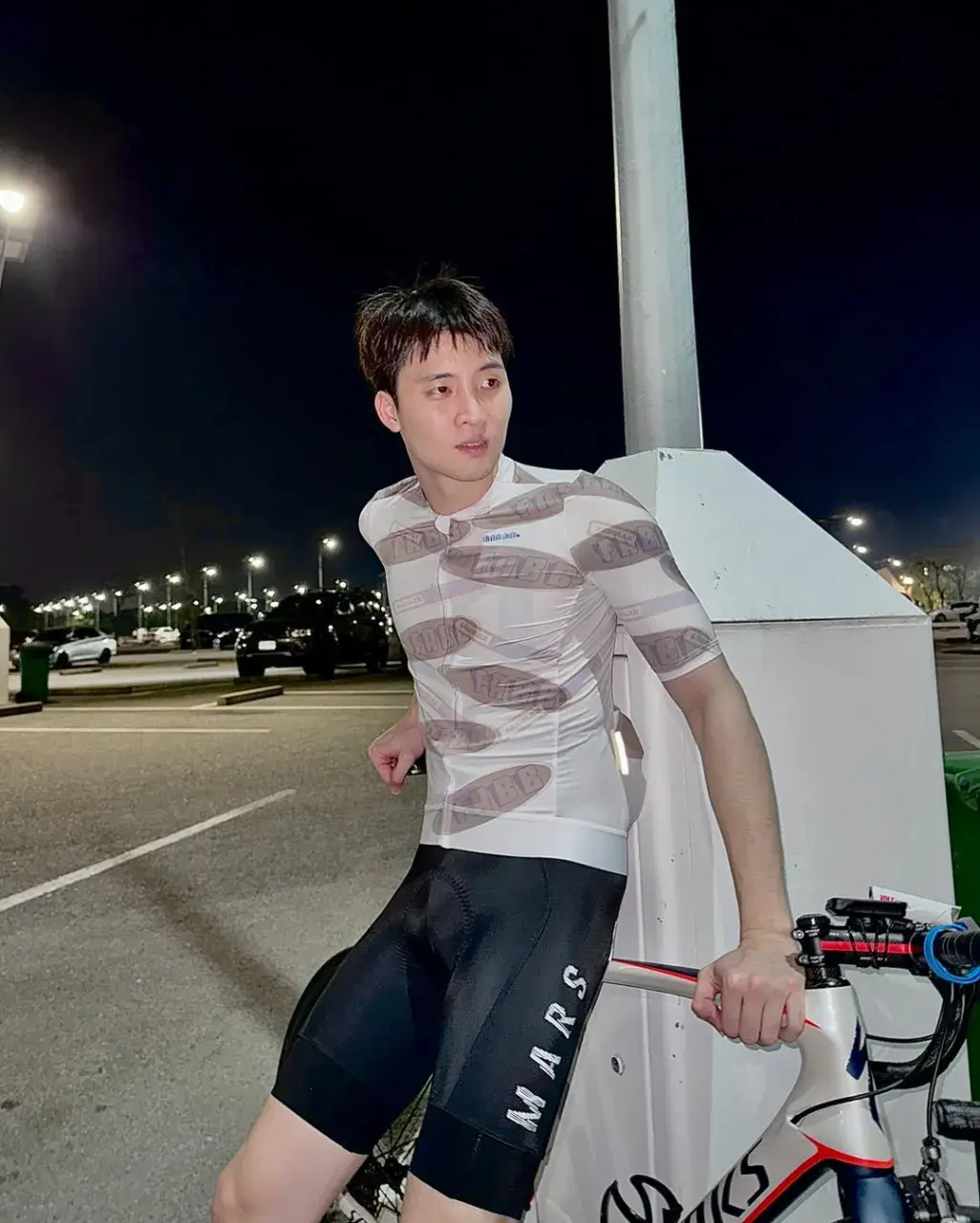มีน พีรวิชญ์ อรรถชิตสถาพร