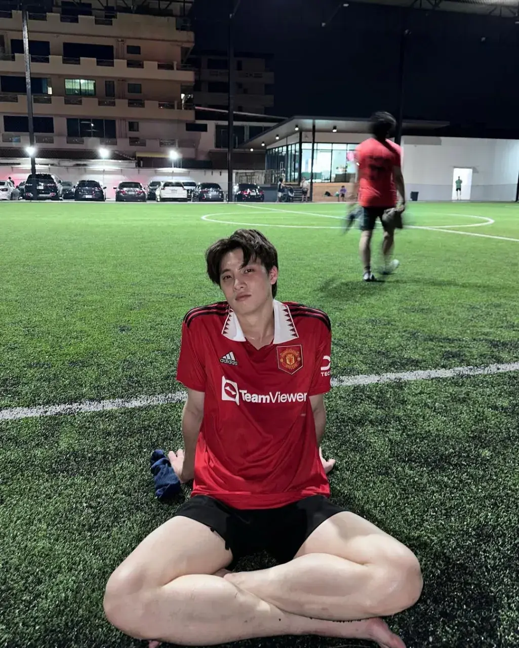 มีน พีรวิชญ์ อรรถชิตสถาพร