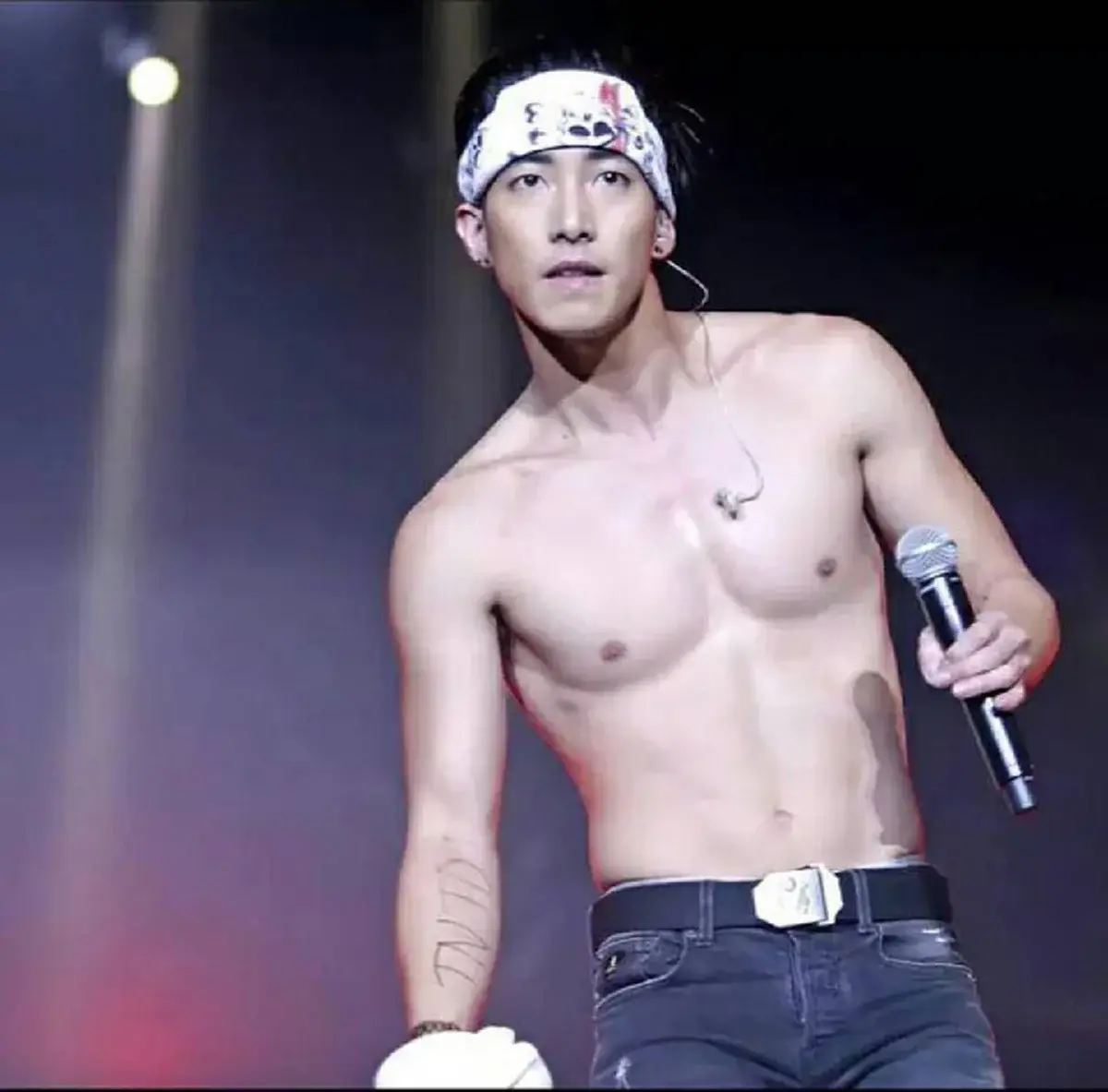 โตโน่หนุ่มกำลังมีข่าวดัง