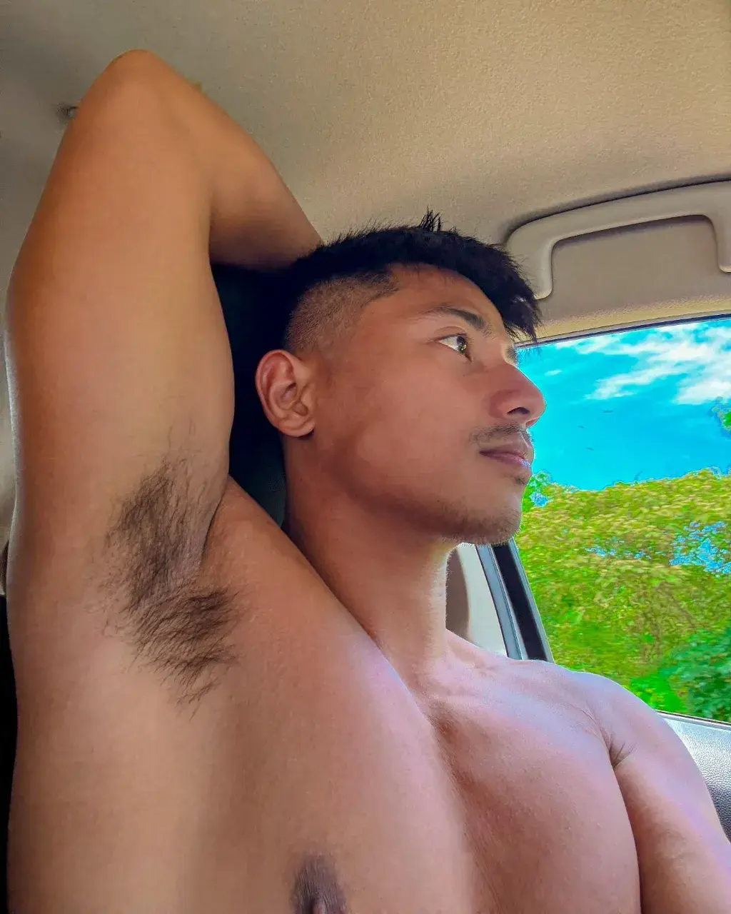 กรุ่นกลิ่นความเสว