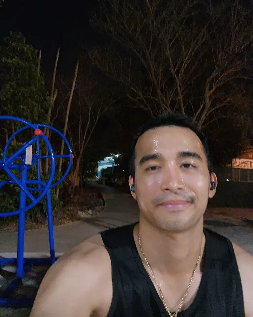 กรุ่นกลิ่นความเสว