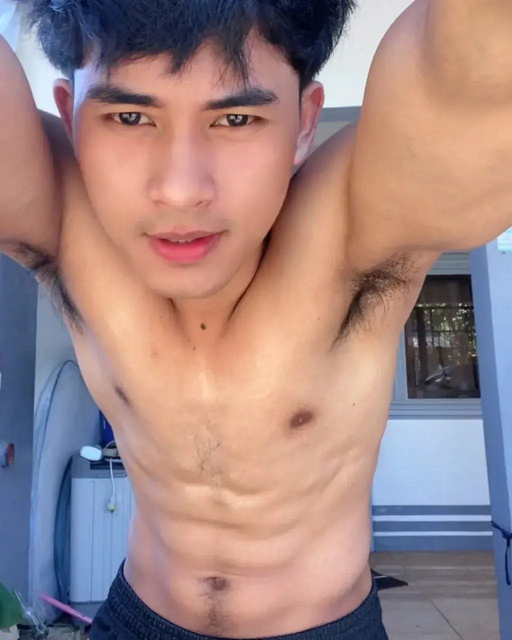 เสพพลังกลิ่นกายหนุ่ม