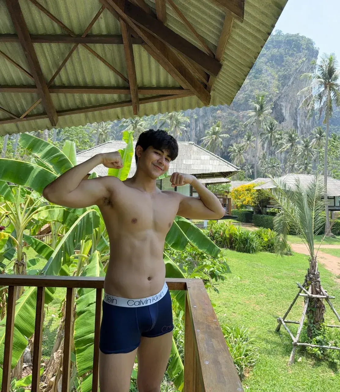 ก็เธอมันยั่วลิ้นนนน