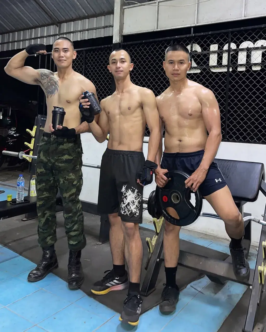 ห้ามมูมมาม