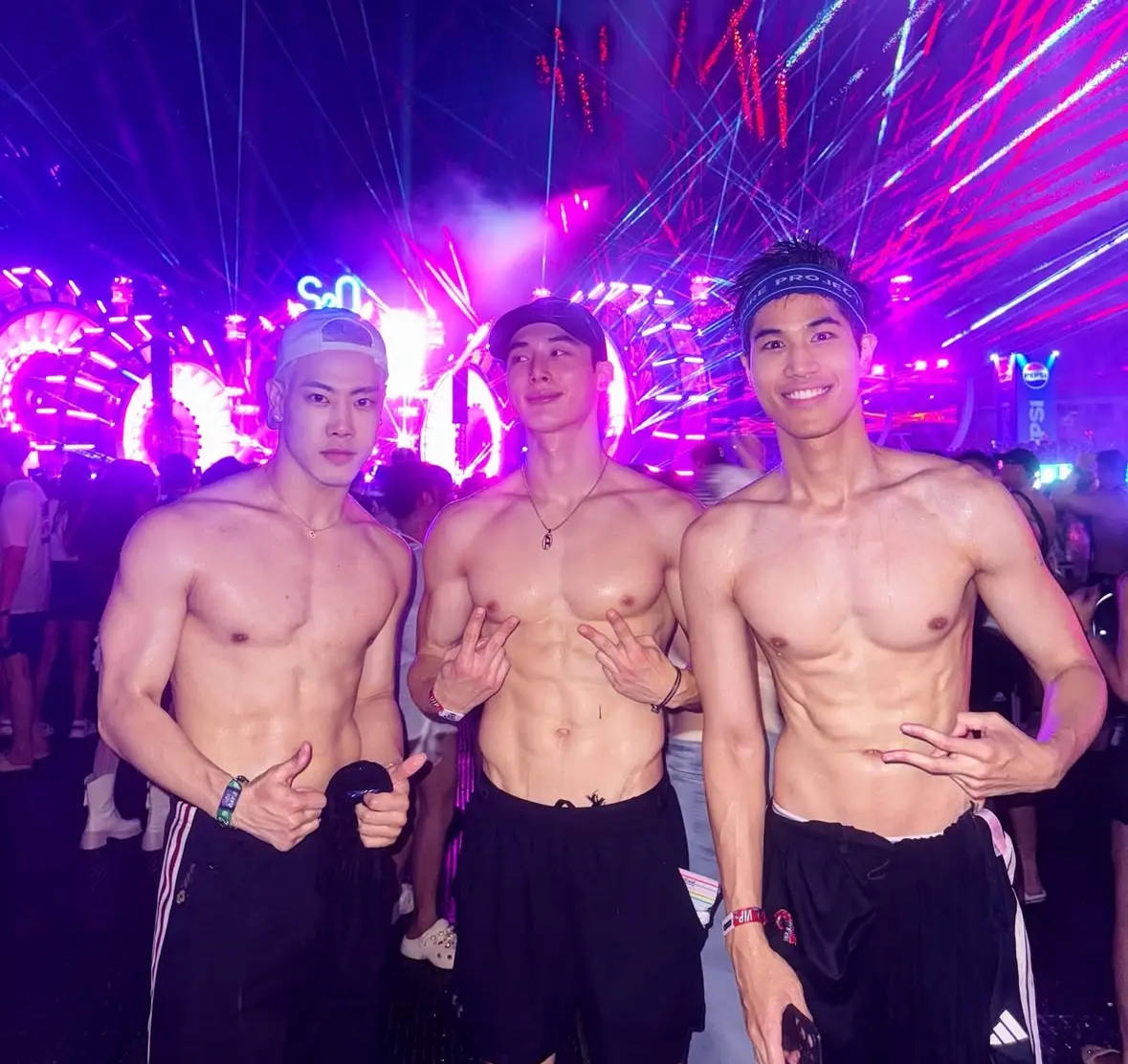 สาดเสียว