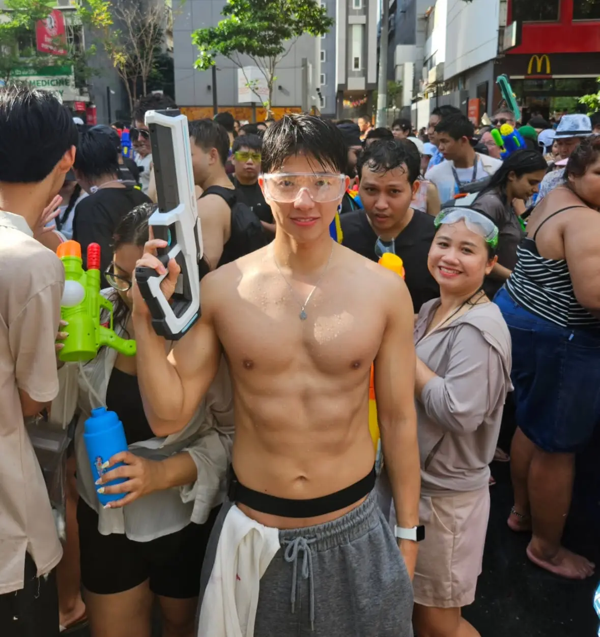 สาดเสียว