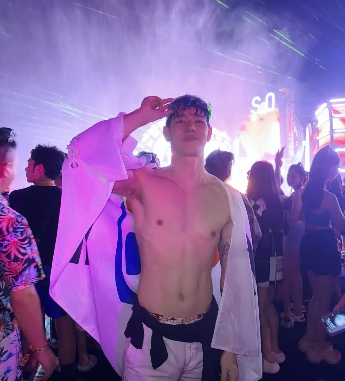ถอดโชว์สงกรานต์