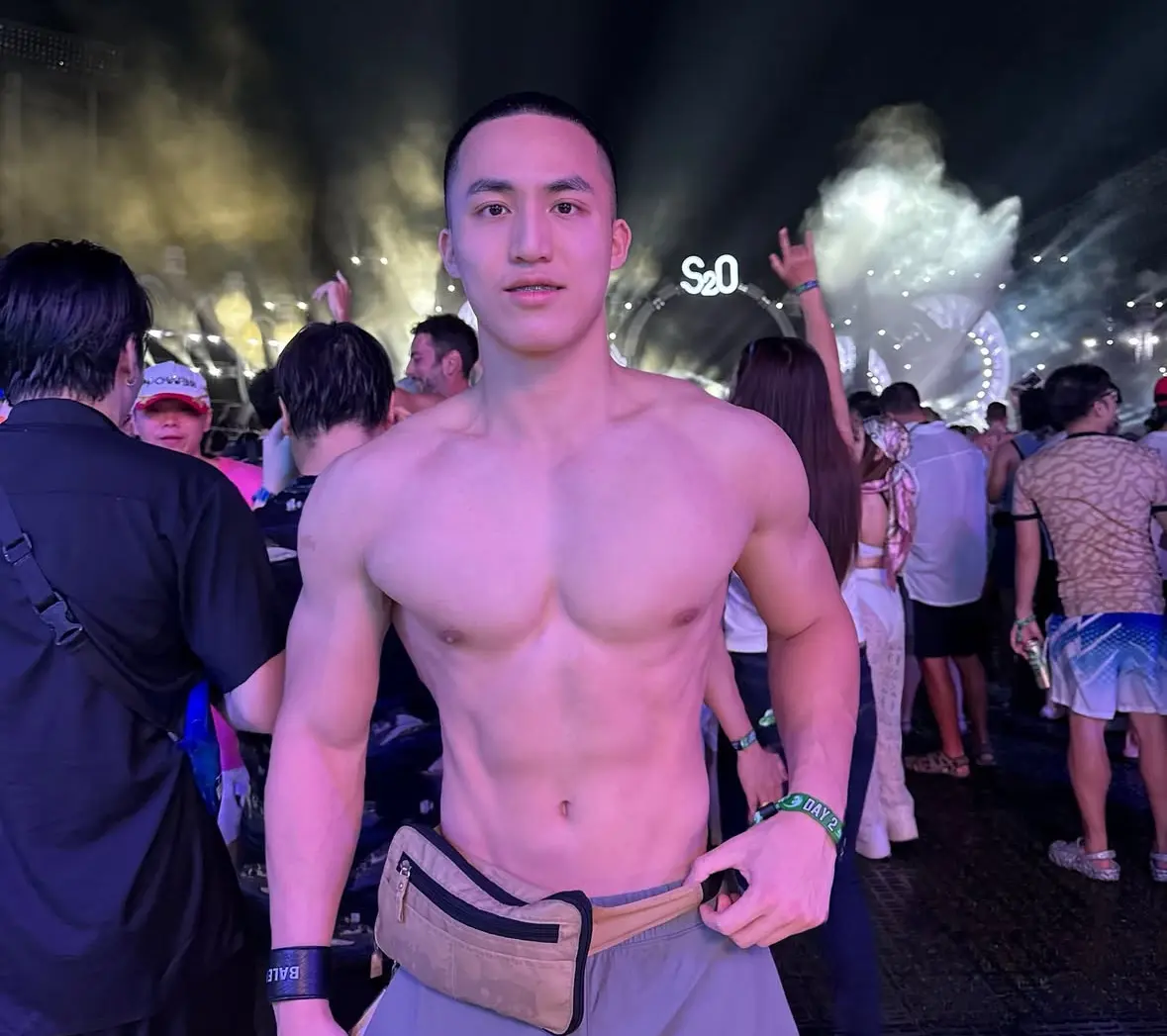 ถอดโชว์สงกรานต์