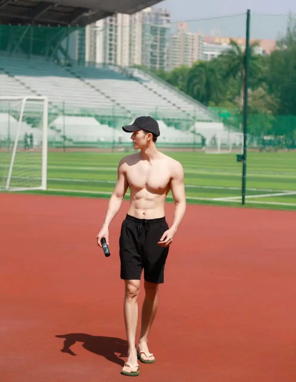 ถอดโชว์สงกรานต์