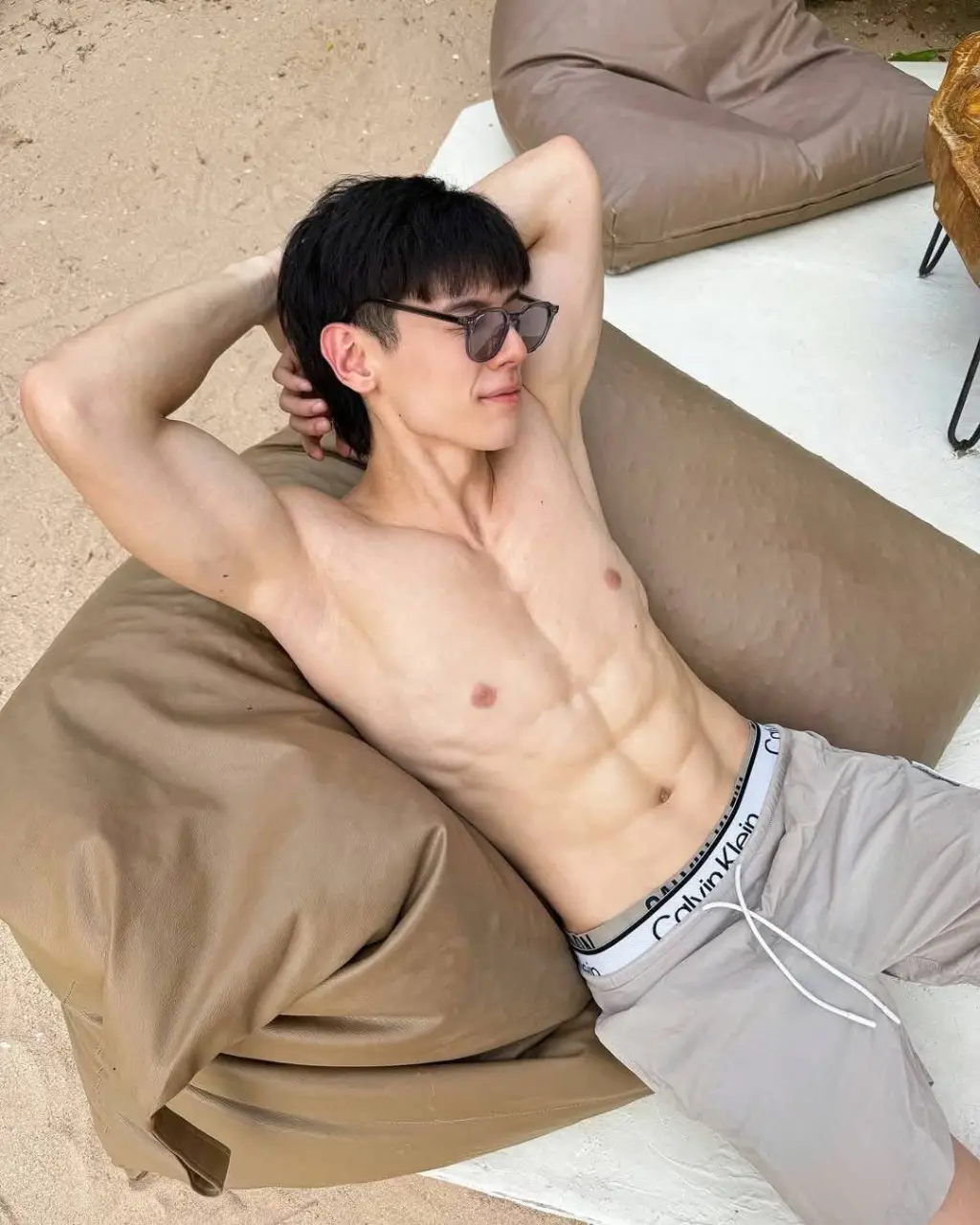 ถอดโชว์สงกรานต์