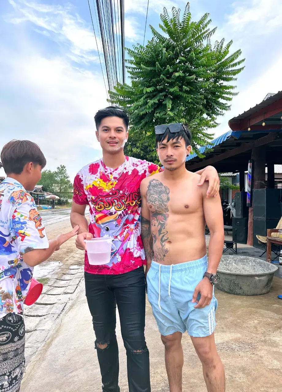 อยากโดนปืนพี่ฉีกน้ำอ่าาาส์