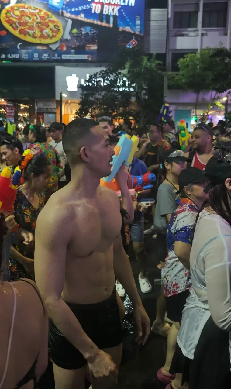 อยากโดนปืนพี่ฉีกน้ำอ่าาาส์