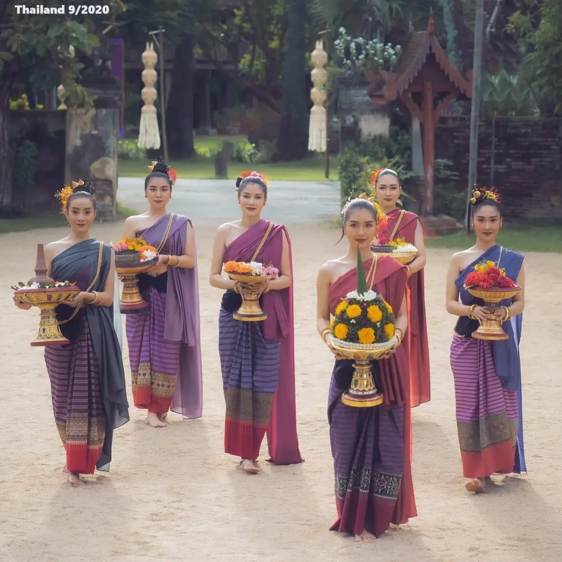 Lanna Costumes by Bint Sireethorn and Her Team 🇹🇭