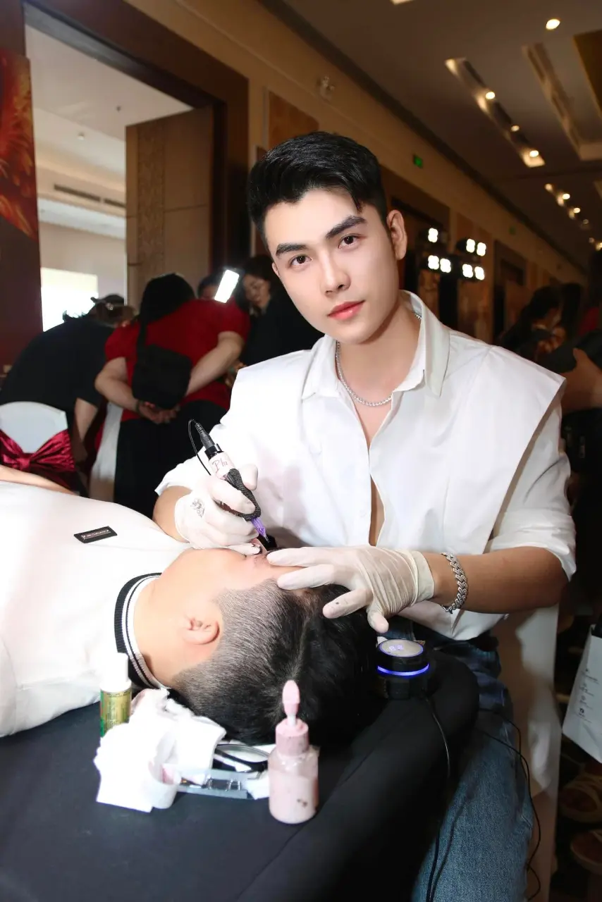Beauty Expert : Phạm Anh Phi