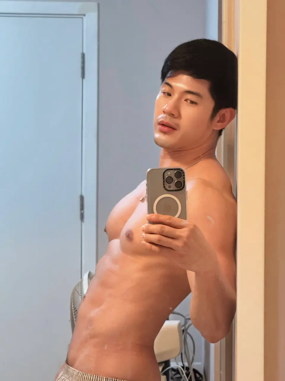 Cool GUY : Bee Tawanchat