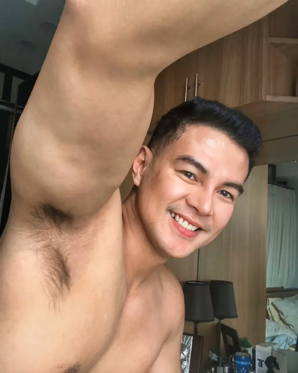นมกล้ามน้ามมแตก