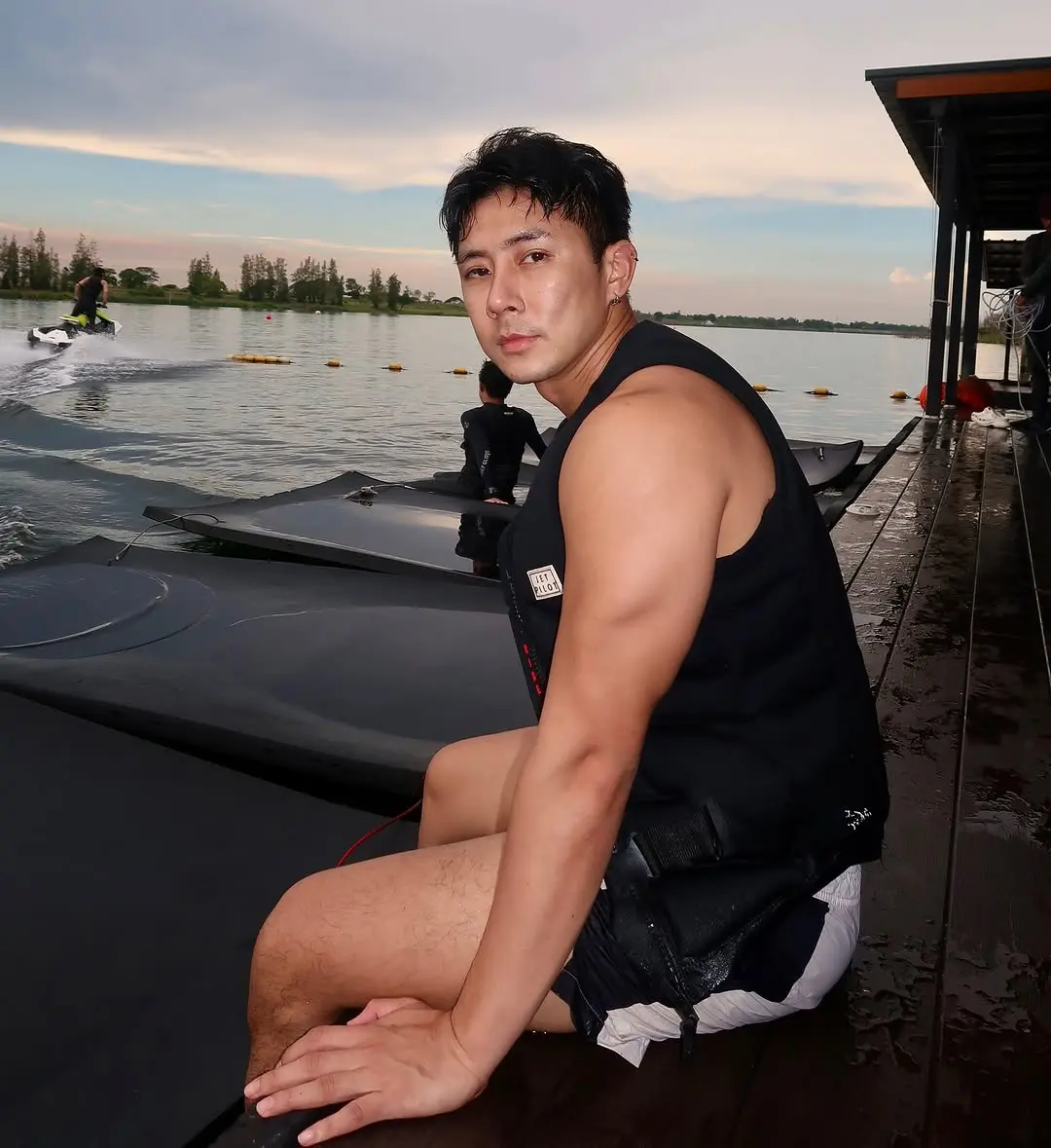 จุ่มนมแล้วเลีย