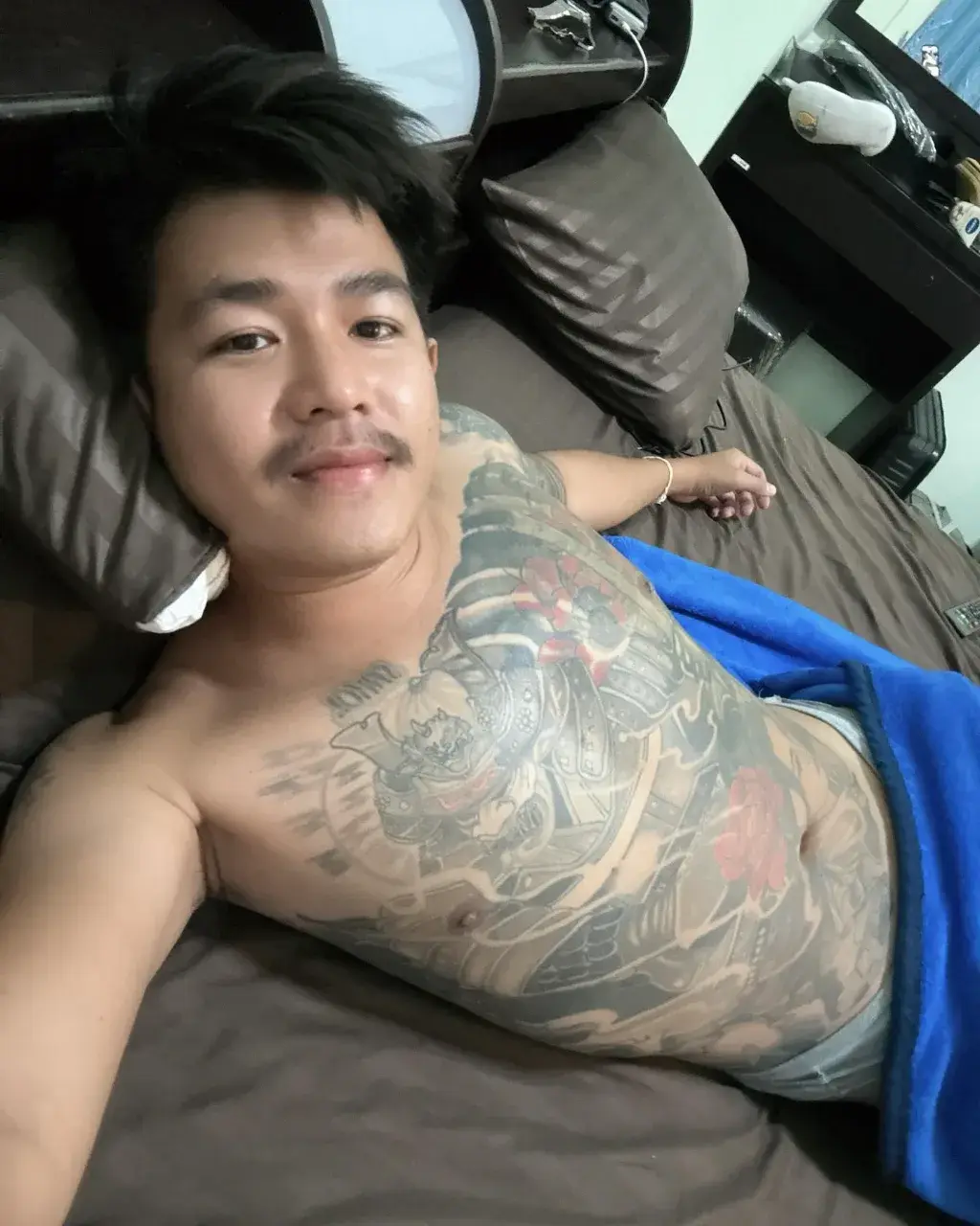 เสวปี๊พี่หนวด