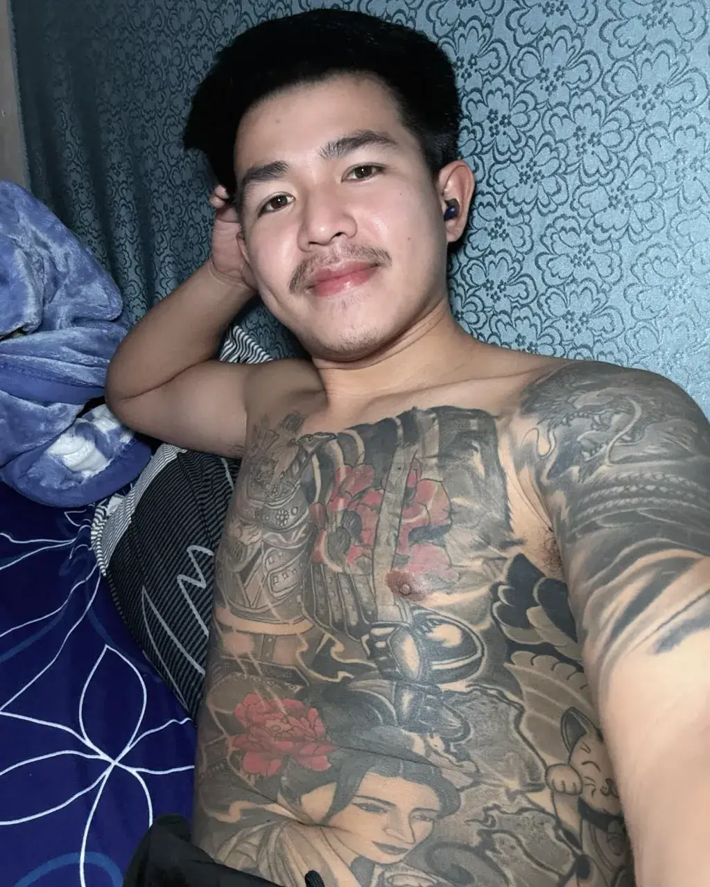 เสวปี๊พี่หนวด