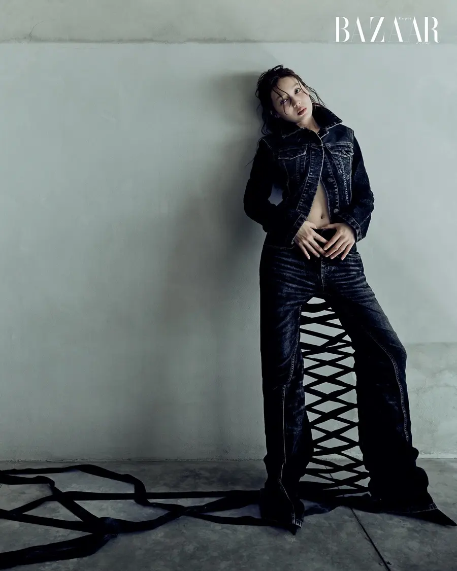 มิ้ลค์-พรรษา & เลิฟ-ภัทรานิษฐ์ @ Harper's BAZAAR Singapore April 2025