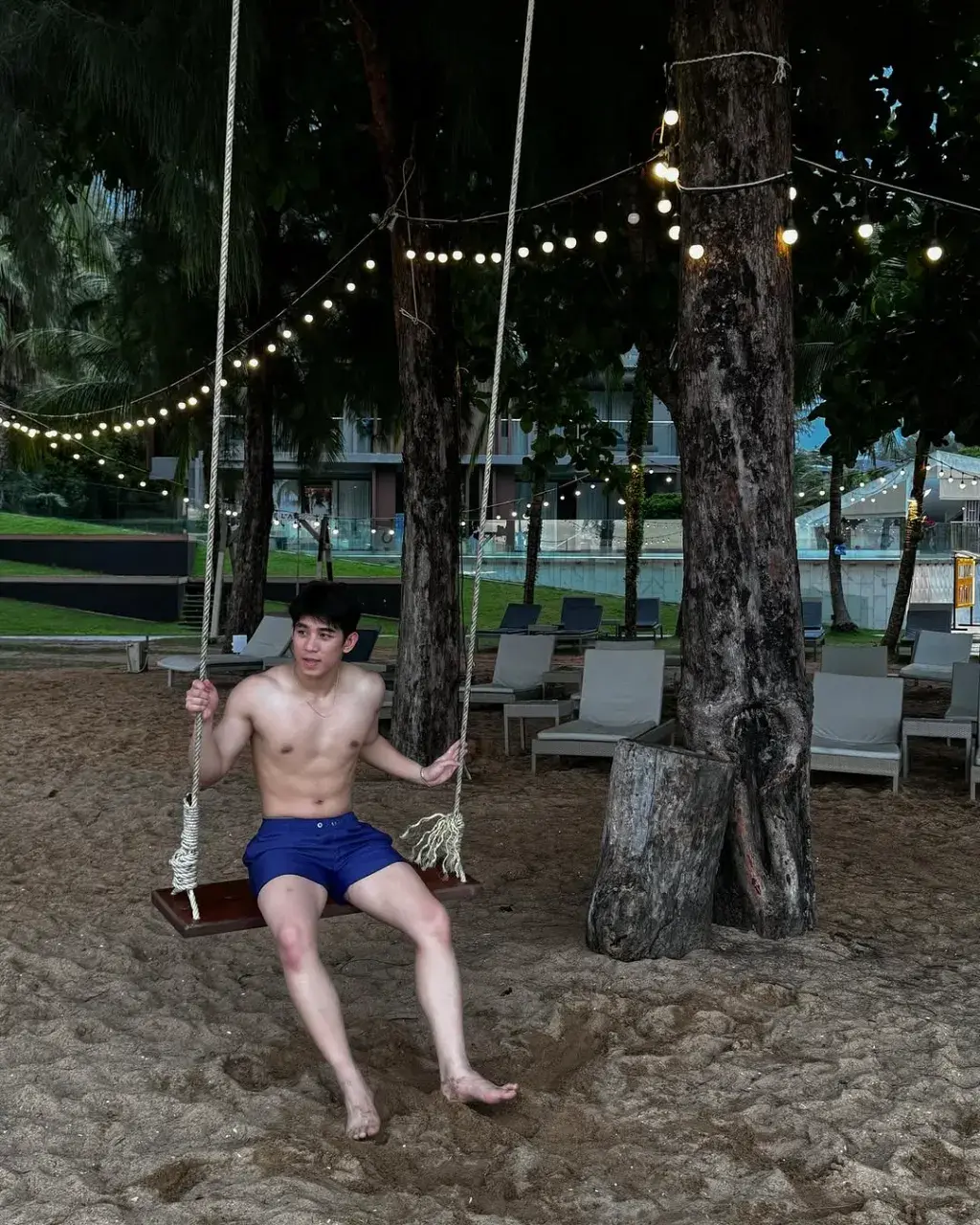 กลิ่นหนุ่มโชยมา